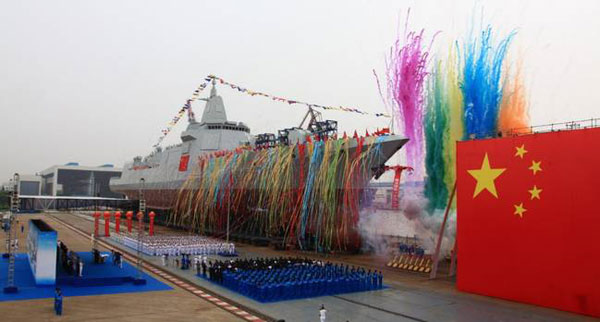 中国新型万吨级055型驱逐舰首舰刚刚下水